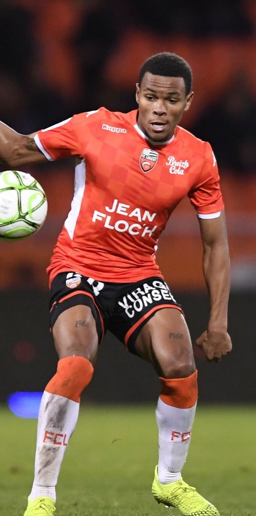 Laurienté est prêté au FC Lorient par le Stade Rennais FC.