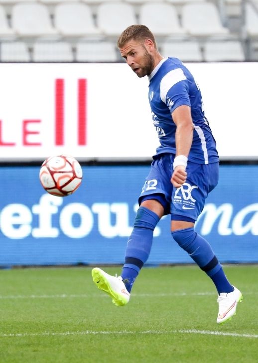 Yoric Ravet (Grenoble Foot 38).