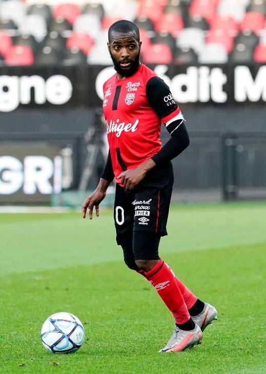 Youssouf M'Changama (EA Guingamp).