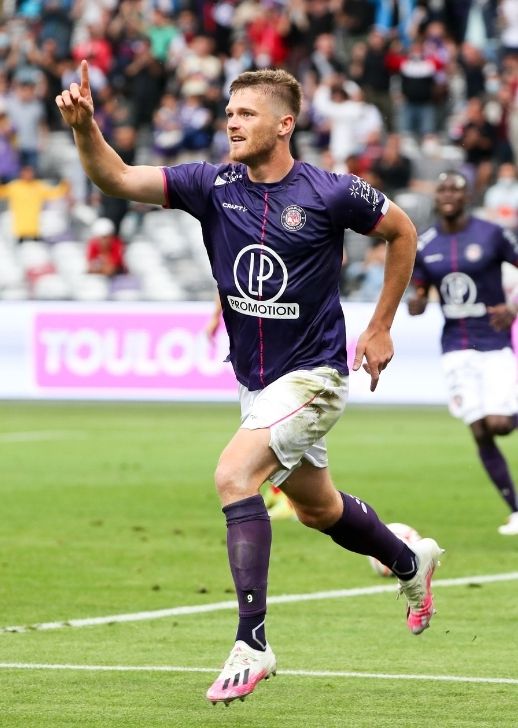 Rhys Healey (Toulouse FC).