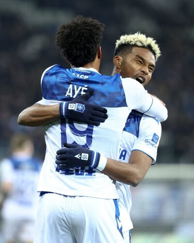 Florian Ayé et Ado Onaiwu (AJ Auxerre).